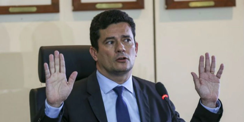Thompson Flores assina exoneração de Sergio Moro; Veja