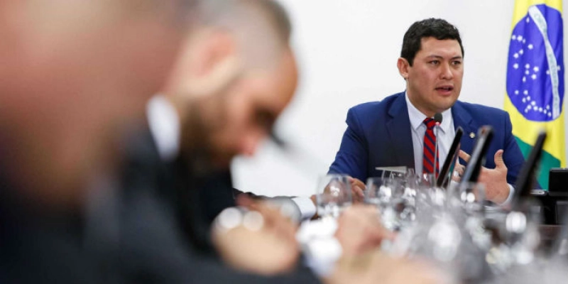Suspeito de fraude, ex-ministro do Trabalho decide colaborar; Confira