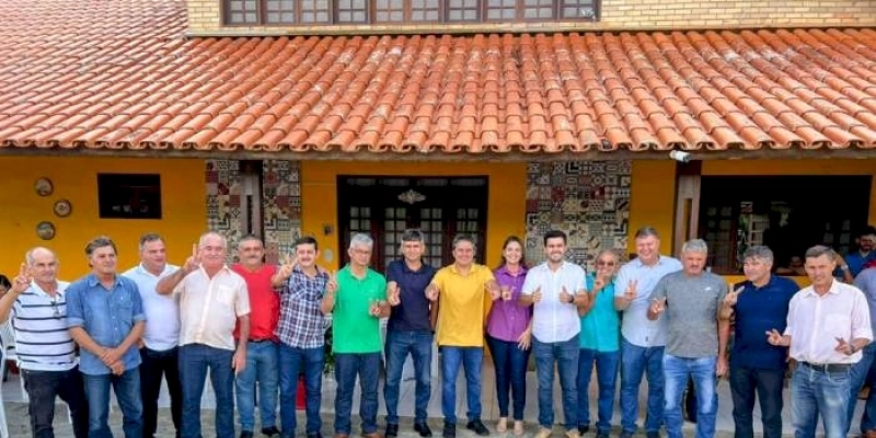 Prefeito de Boa Vista e pré-candidata a deputada federal Carol Gomes oficializam apoio a Wilson Filho no município