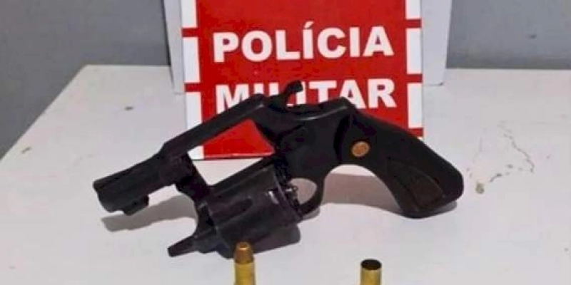 OPERAÇÃO PARADIGMA: Polícia Militar prende suspeito com arma de fogo; preso sofreu um disparo acidental