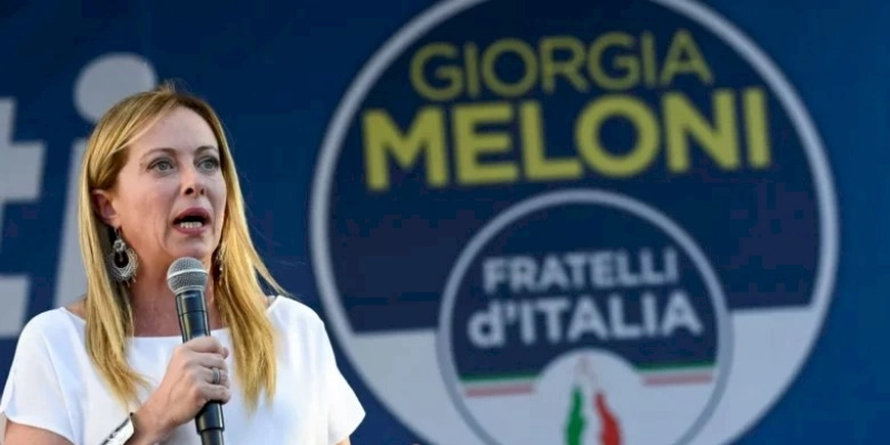 Na Itália, Giorgia Meloni determina a retirada de nomes de mães homoafetivas de certidões de crianças