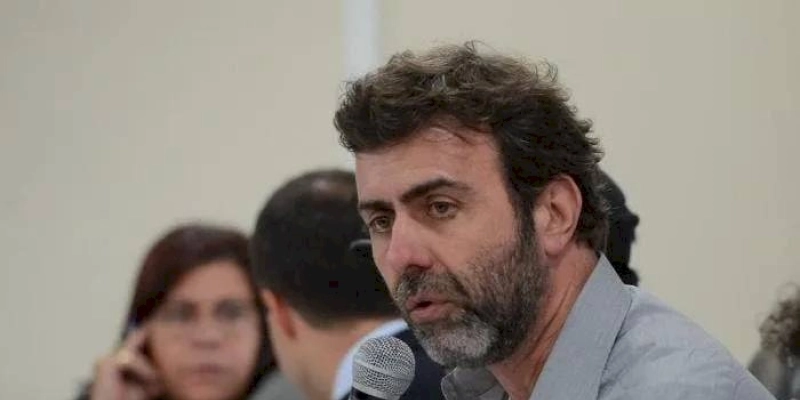 Freixo é condenado a indenizar Flávio Bolsonaro em R$ 30 mil