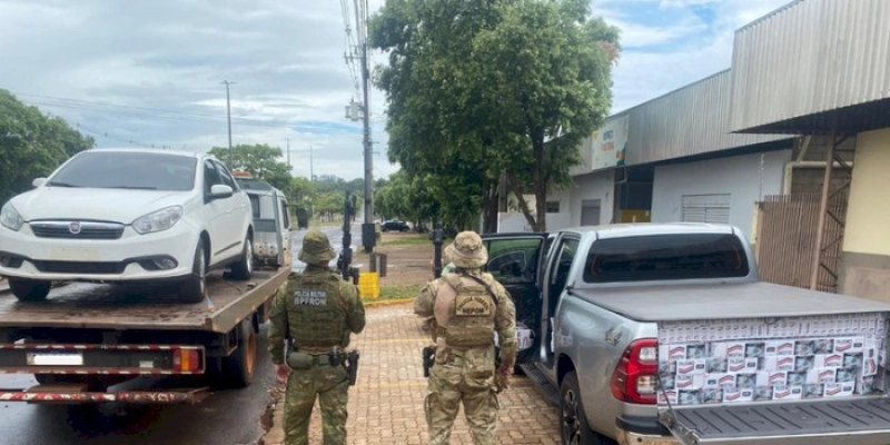 PF e BPFron apreendem dois veículos carregados com cigarros contrabandeados