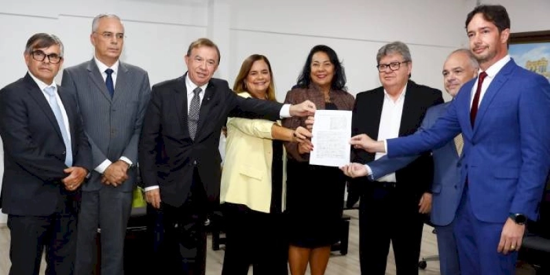 João Azevêdo assina termo de cooperação com CNJ e instituições da Paraíba para fortalecer políticas de ressocialização