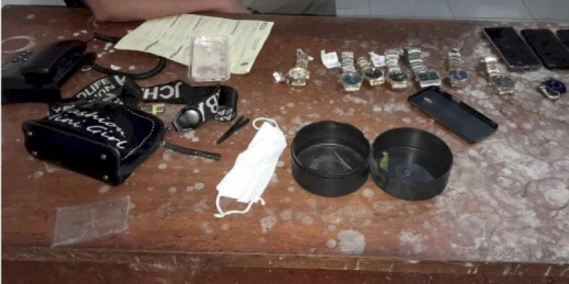 Suspeitos de assaltar joalheria são presos pela polícia militar 