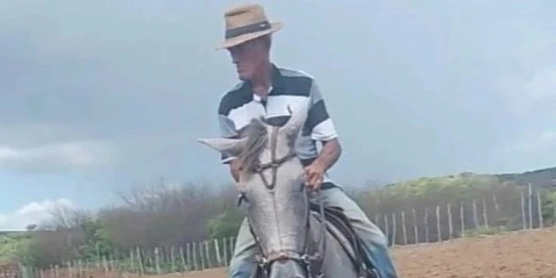 Homem morre após cair de cavalo durante treino de vaquejada, no sertão paraibano 