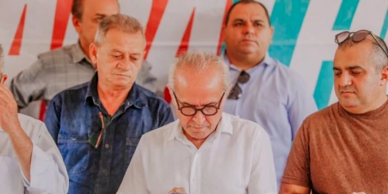Cícero Lucena autoriza pavimentação de via que garante acesso à comunidade Rio do Cabelo
