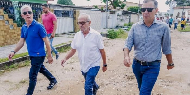 Cícero Lucena autoriza obras de pavimentação em mais 19 ruas de Mangabeira 