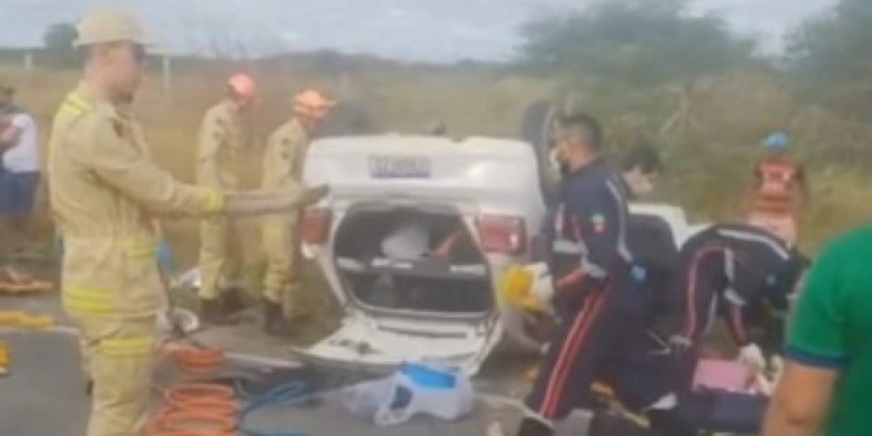 Três pessoas morrem e um bebê de 02 dias de vida fica ferido em grave acidente, no Sertão da Paraíba