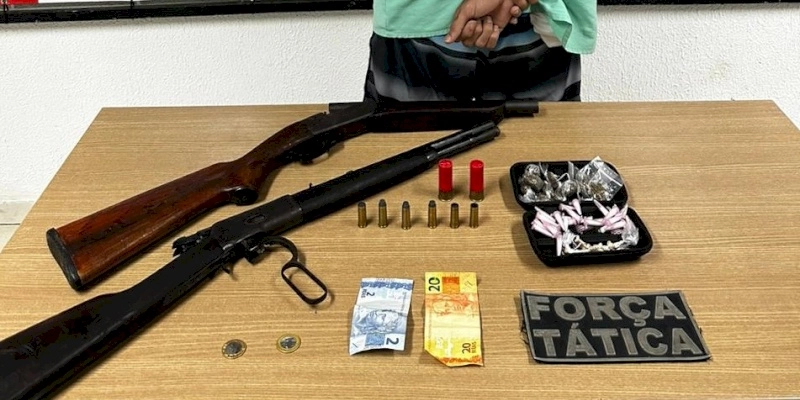 Polícia apreende armas e drogas após troca de tiros
