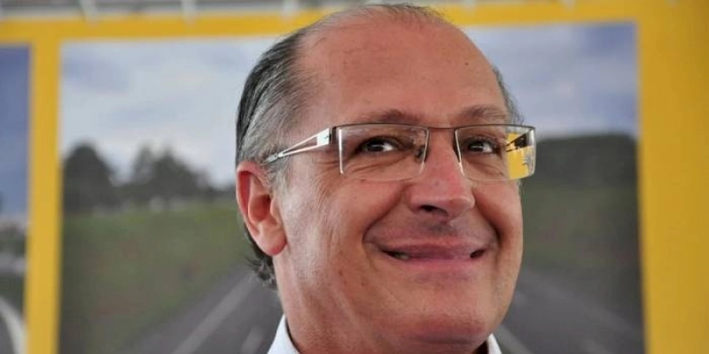 Alckmin defende diálogo com Congresso sobre desoneração da folha 