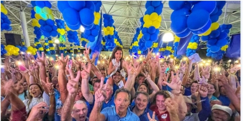 Noite azul: Gilbertão foi confirmado pré-candidato a Prefeito das oposições sousense