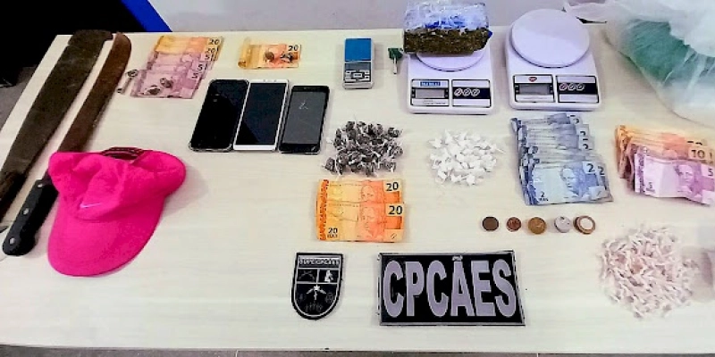 CPCÃES/BOPE apreende drogas e prende cinco indivíduos por tráfico na Zona Norte de Cajazeiras