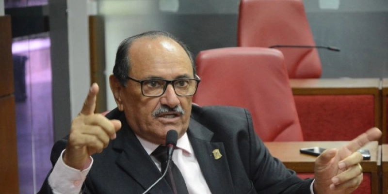 Prefeito Cícero Lucena manifesta pesar pela morte do vereador Professor Gabriel