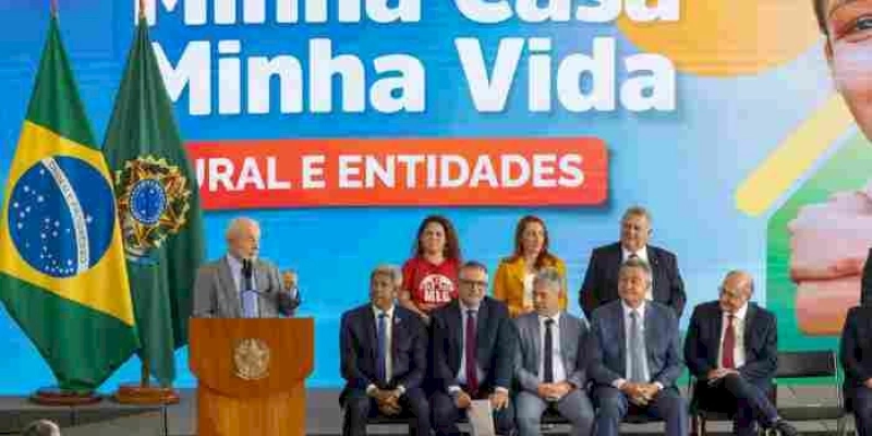 Governo anuncia mais de 112 mil casas para área rural e movimentos por moradia