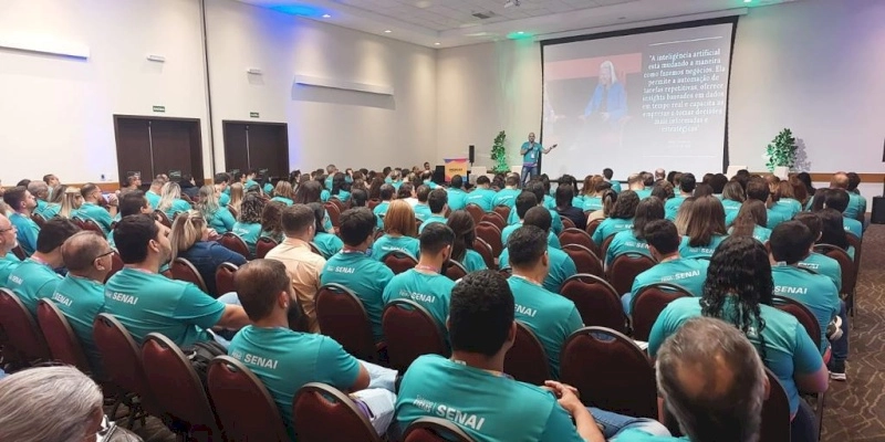 Técnico do SENAI PB profere palestra sobre IA na Educação Profissional em evento no MS
