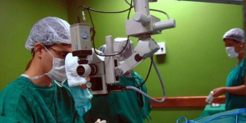 Bolsonaro sanciona lei que libera telemedicina durante pandemia