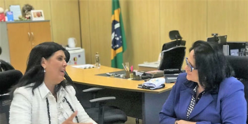 Vice-governadora se reúne com ministra e pede instalação da Casa da Mulher Brasileira na Paraíba   