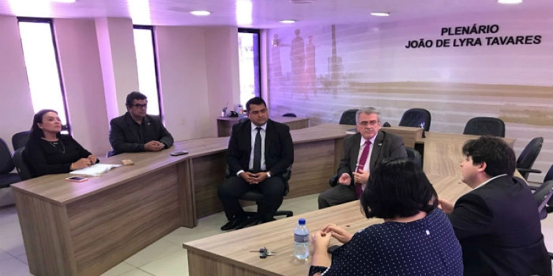 Apam e Conselho Regional de Contabilidade discutem medidas contra recomendação do Ministério Público 