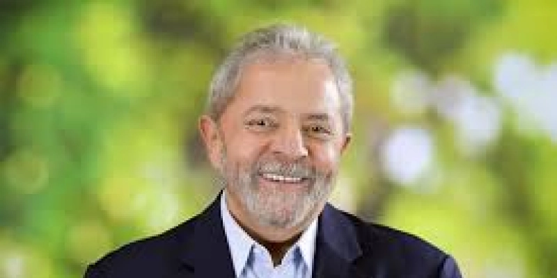 STF adia julgamento, mas concede liminar que impede prisão de Lula
