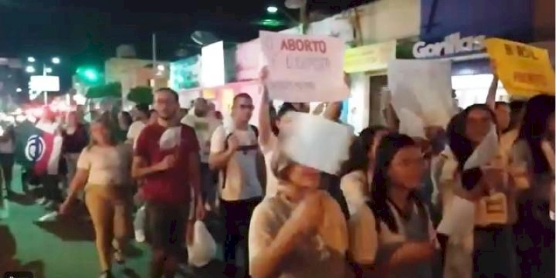 Movimento Conservador realiza caminhada contra a legalização do aborto pelas ruas em Sousa 