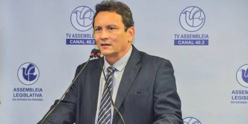 Prefeito de Brejo do Cruz é diagnosticado com Covid-19 e é transferido para São Paulo