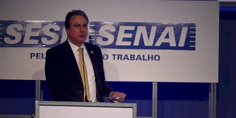 Escolas devem estar conectadas e adaptadas à realidade do mundo