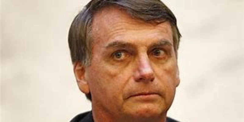 Comigo vocês podem errar, com os outros já erraram, diz Bolsonaro