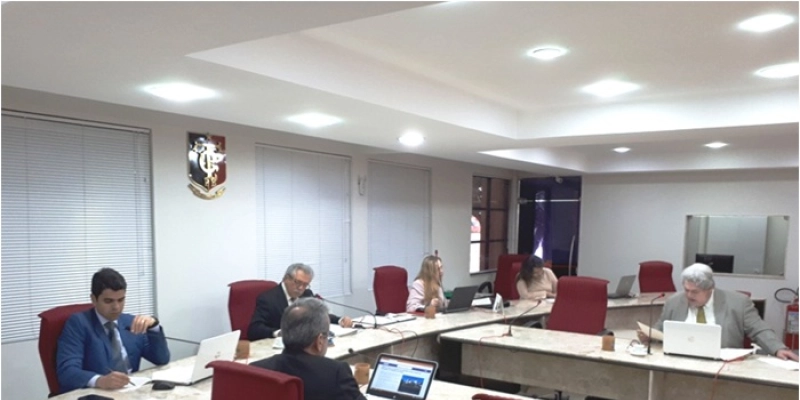 TCE referenda cautelar suspendendo pagamentos da limpeza urbana de Bayeux