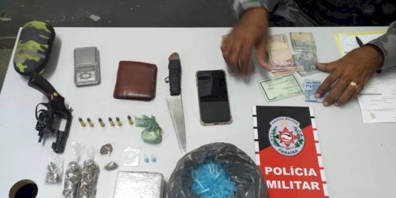 Polícia apreende arma e drogas com suspeito de atuar no tráfico