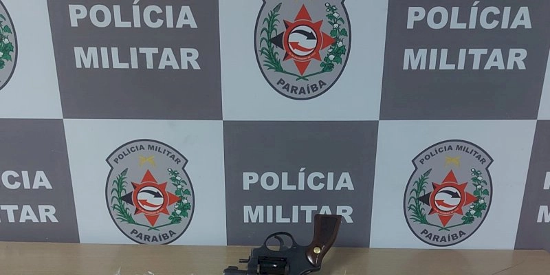 Polícia Militar prende jovens suspeitos de tráfico de drogas