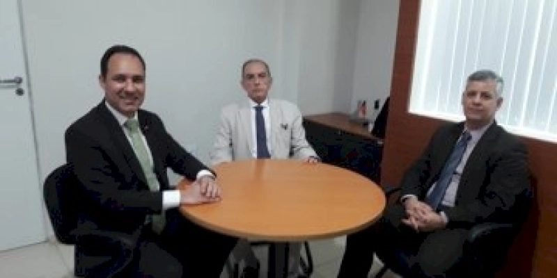 Desembargador Ricardo Vital recebe visita do presidente da Abracrim, Sheyner Asfóra