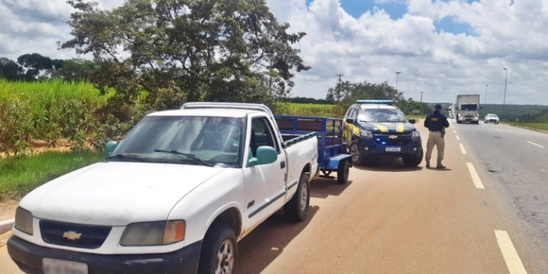 Dois veículos com queixas de roubo/furto são recuperados pela PRF na Paraíba 