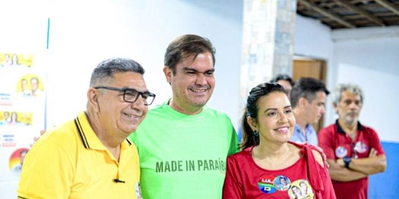 Pollyanna e Mersinho reforçam parceria em plenária no bairro de Mangabeira