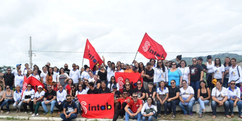 Servidores da saúde lotam ruas de Galante para esclarecer motivos da greve