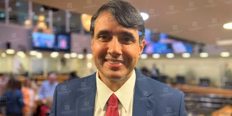 André Gadelha anuncia retorno à Assembleia, condiciona candidatura a apoio de Sousa e prega coerência política; ouça