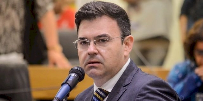 Raniery Paulino vai assumir vaga na Câmara Federal durante licença de Murilo Galdino 