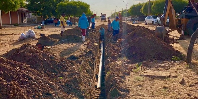 Gestão Tyrone inicia trabalho de saneamento de vias no Núcleo Habitacional III; ruas também serão pavimentadas