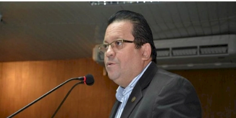 Vereador critica Prefeito Bruno Cunha Lima por não usar R$ 2,4 milhões autorizados para causa animal em Campina Grande 