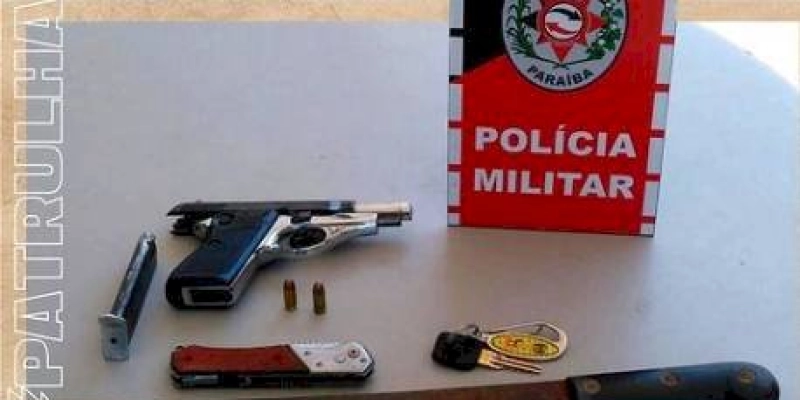 Abordagem a veículo acaba com apreensão de arma de fogo e jovem preso