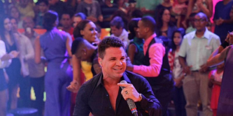 Ex de Eduardo Costa o acusa de vazar fotos íntimas: "Me deixa viver"