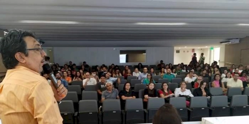 Agevisa promove capacitação sobre medicamento controlado para donos de farmácias, farmacêuticos e estudantes