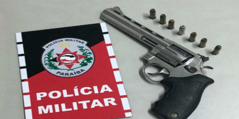 Policiais Militares apreendem arma de fogo e prende homem no interior da PB