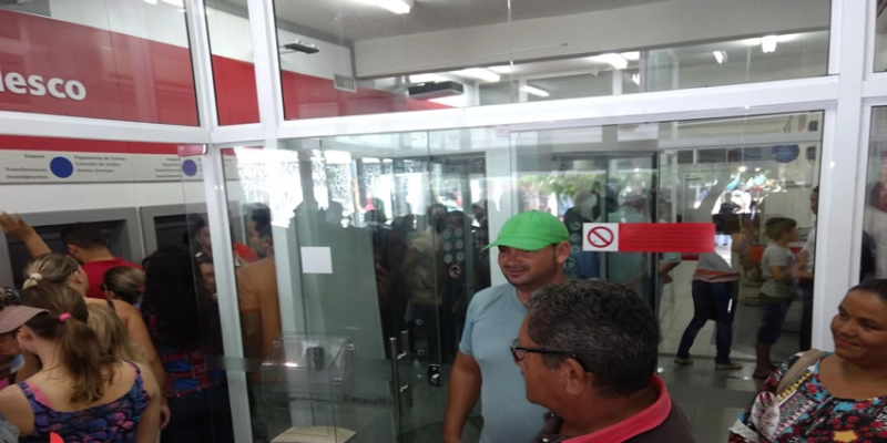 Após funcionários atestarem positivos para  Covid-19, Agência do Bradesco em Sousa passa por desinfecção 