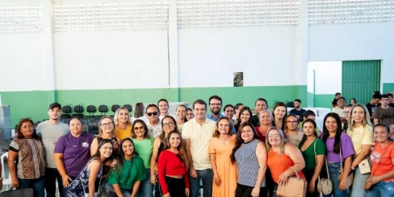 Prefeito Bal Lins entrega equipamentos eletroeletrônicos, e eletrodomésticos para a rede municipal de ensino