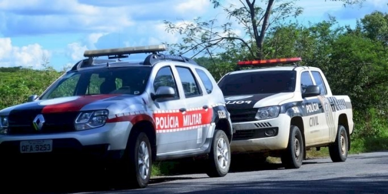 Polícias prendem homem suspeito de agredir a companheira com barra de ferro e foice, na PB 