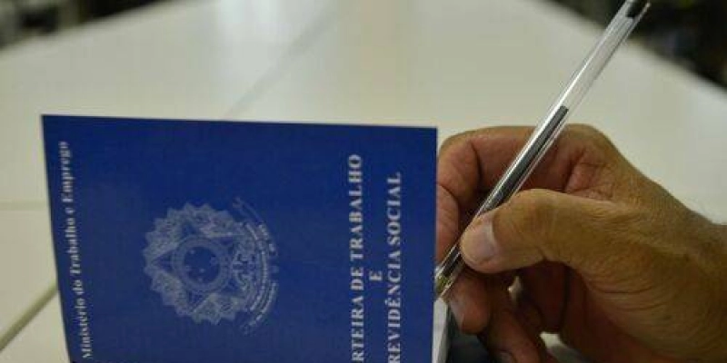 Trabalhadores com redução de jornada terão direito a 13º e férias, define Ministério da Economia