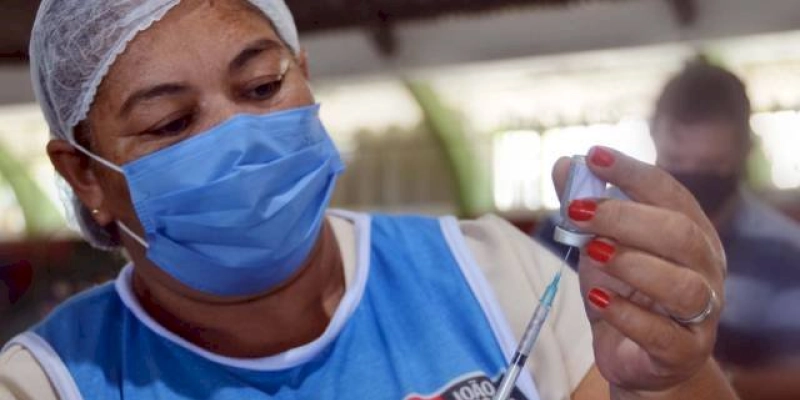 João Pessoa dedica segunda-feira à dose de reforço das vacinas Astrazeneca e Coronavac