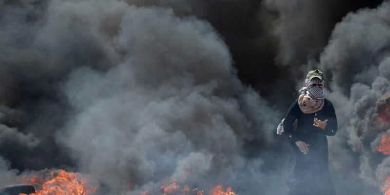 Ato contra embaixada dos EUA deixa 10 mortos e 500 feridos em Gaza