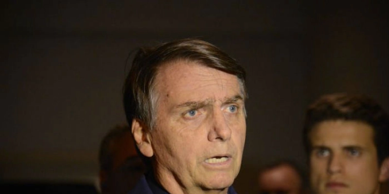 Bolsonaro afirma que decreto de armas foi feito "no limite da lei"; Veja
